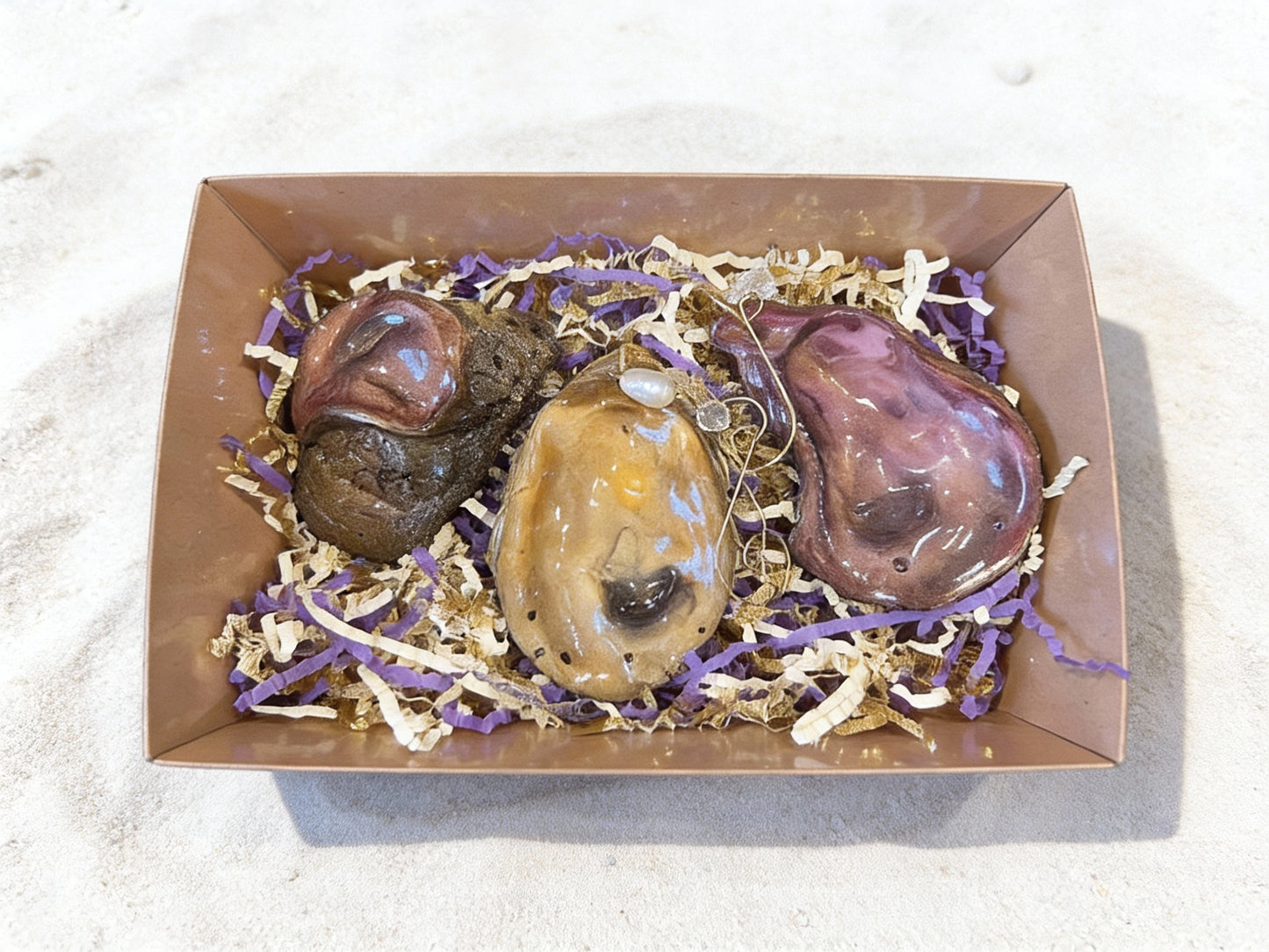 MARDI GRAS 'TRINITY' SHELL ORNAMENT SET OF (3)